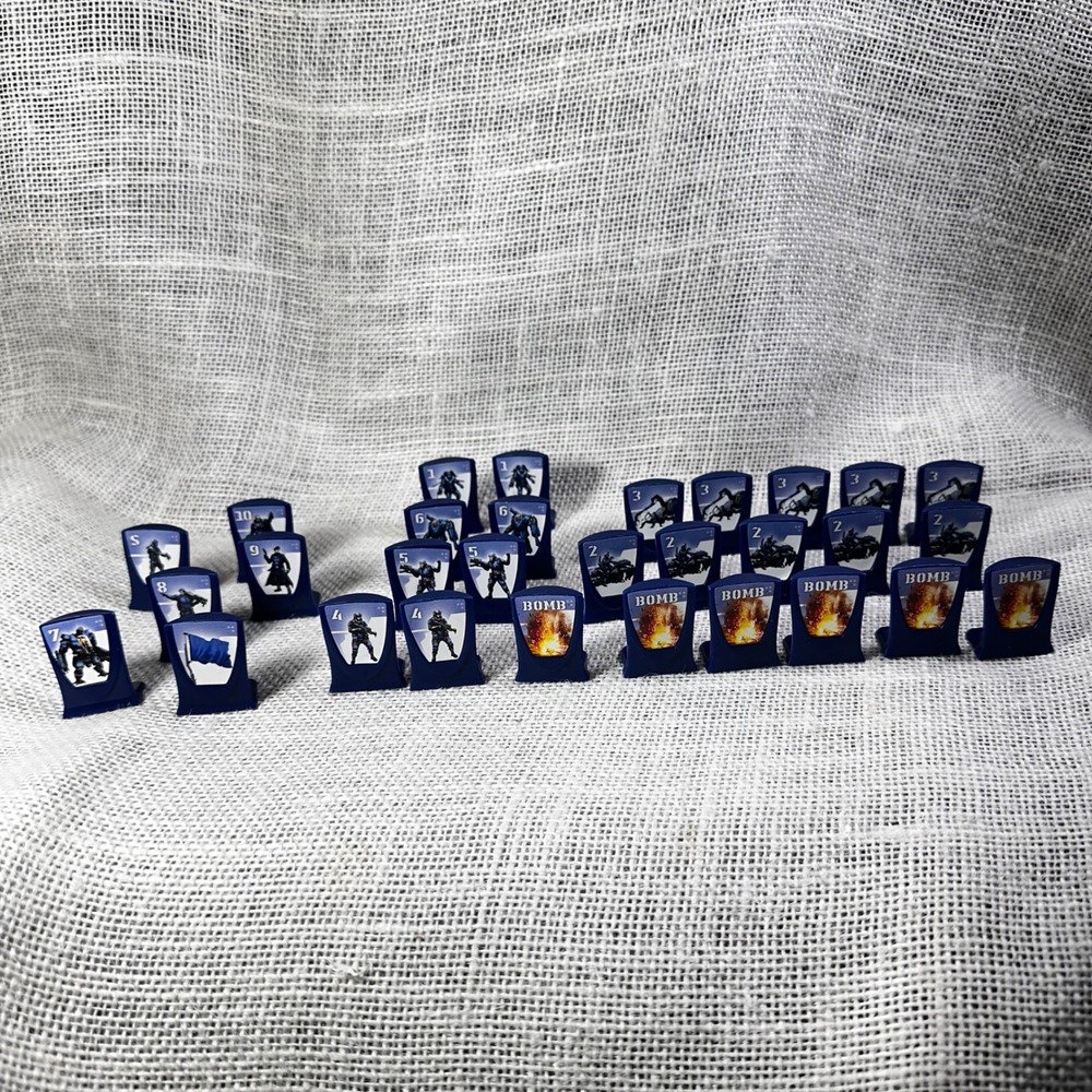Stratego Sci Fi Blue Army Complete 30 Piece Replacement Set Bomb Flag Spy - Picture 10 of 11